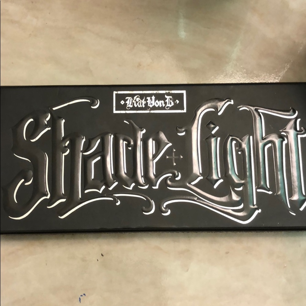 Kat Von D Shade and Light Contour Palette